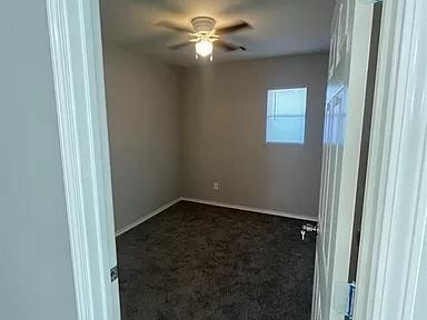 Building Photo - 5602 Dahlia Ln