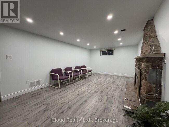 Photo du bâtiment - 41 Manitou Crescent