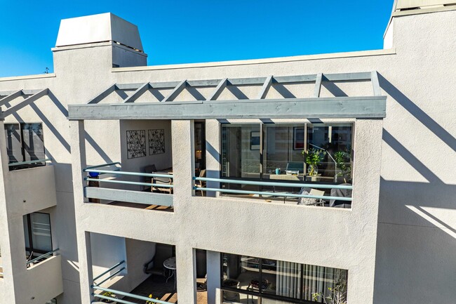 Foto del edificio - 140 Ocean Park Blvd