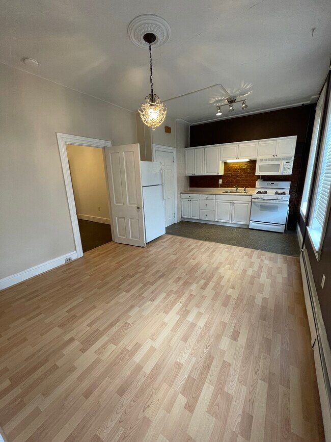 Foto del edificio - 129 E Walnut St