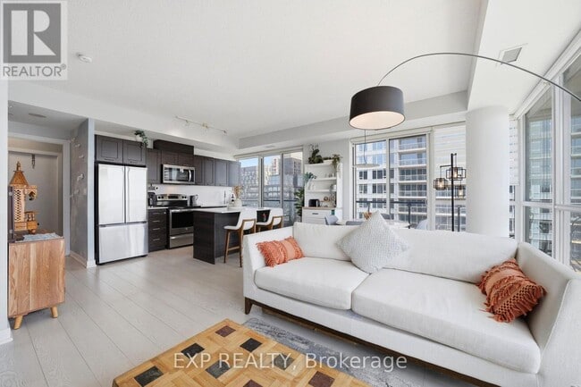 Building Photo - 20 Bruyeres Mews