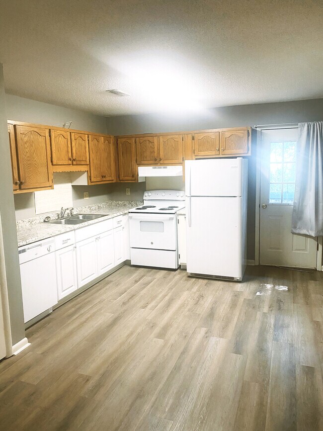 Building Photo - 1809 Windover Pl SW