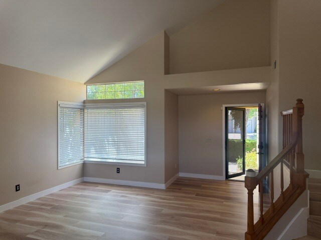 Building Photo - Gorgeous Tracy 4 Bedroom 2.5 Bathroom Home
