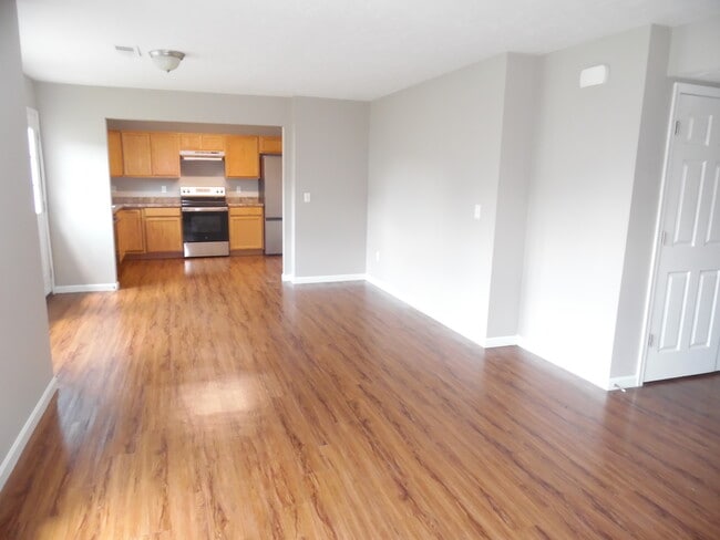 Building Photo - 445 Draft Ct