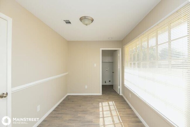 Foto del edificio - 1001 LAKE LOUISE RD, FORT WORTH, TX 76103