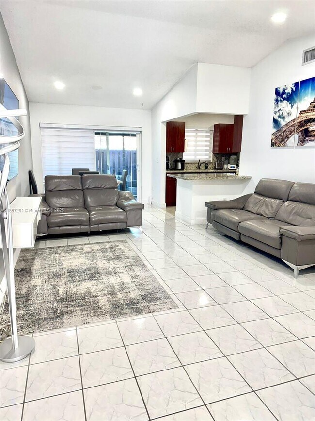 Foto del edificio - 5402 SW 138th Ave