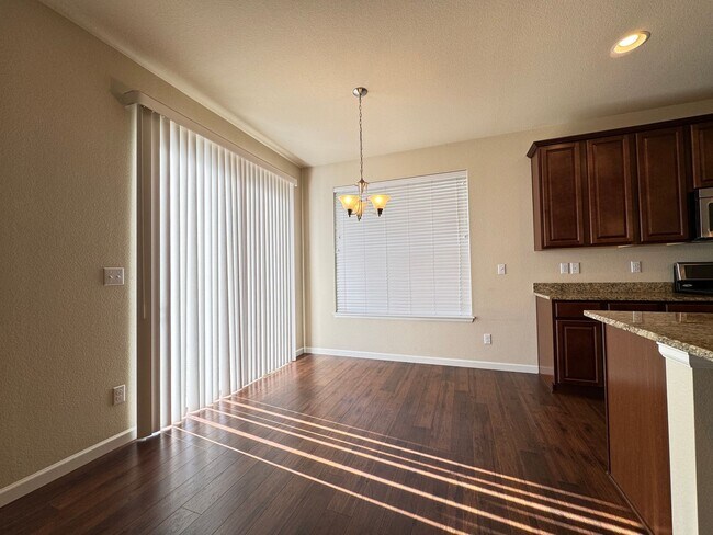Building Photo - Beautiful Home in Rigden Farms