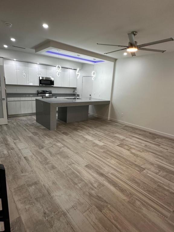 Building Photo - 310 E Rogers Rd