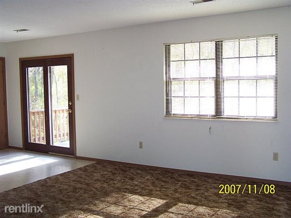 Building Photo - 1 Cherry Tree Ln