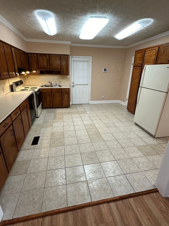 Foto del edificio - 4102 Auburn Rd