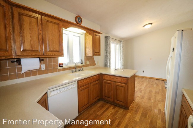 Building Photo - 3 br, 2 bath House - 2063 Hunting Ave