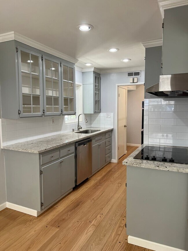 Building Photo - COMING SOON! BEAUTIFUL 3 BED RANCH STYLE H...