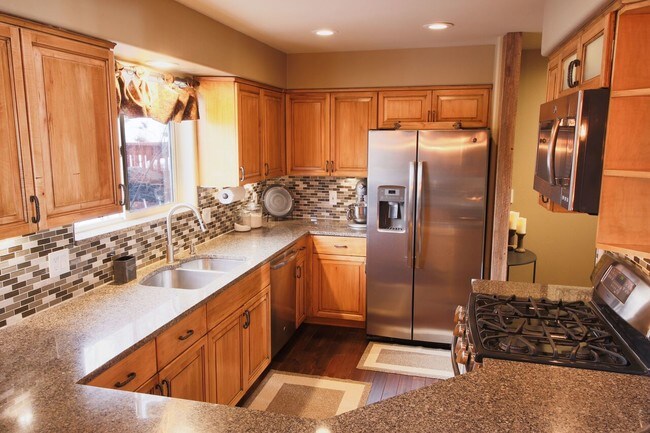 Building Photo - 601 Animas View Dr