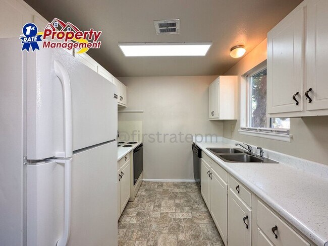 Foto del edificio - 733 Belmont St