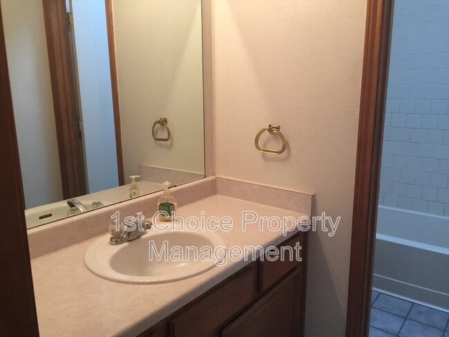Foto del edificio - 7332 Blackthorn Dr