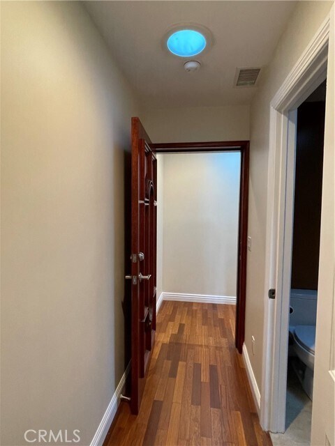 Foto del edificio - 48 Almond Tree Ln