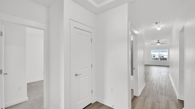Building Photo - 15500 Pewter Luster Cv