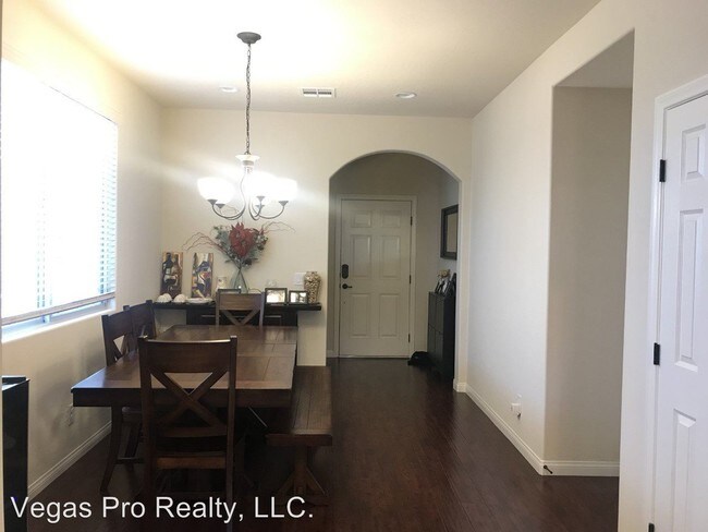 Building Photo - 3 br, 3.5 bath House - 324 Woodland Moss Rd