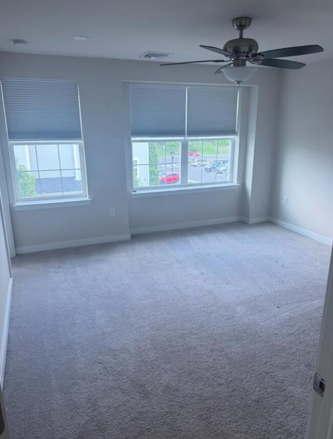 Foto del edificio - 504 Keenland Ct