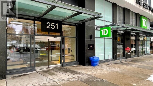 Photo du bâtiment - 251-251 Jarvis St