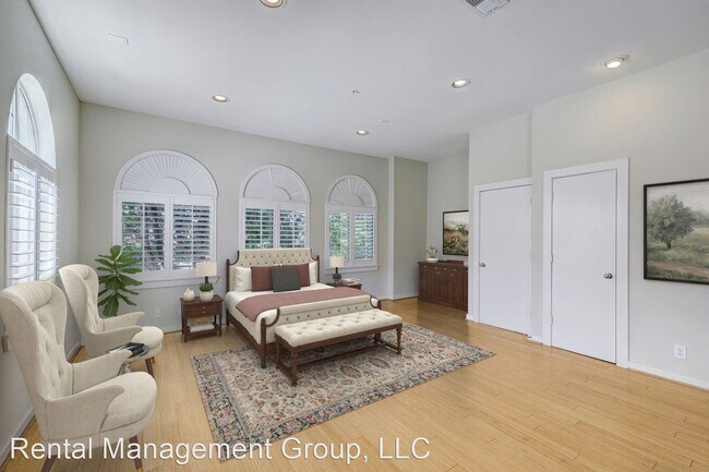 Building Photo - 2 br, 2.5 bath House - 802 Jackson Hill St...
