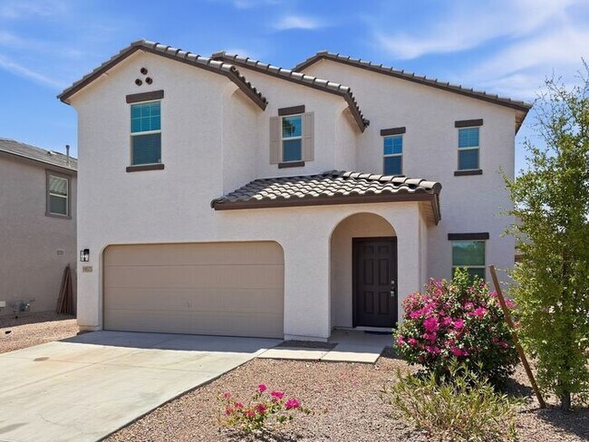 Building Photo - Home in Litchfield Park at Canyon Views! 5bd 4.5ba