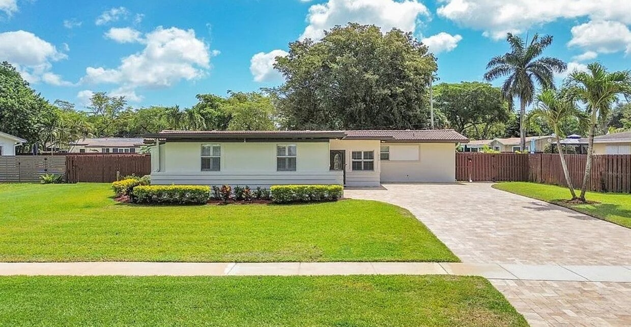 Primary Photo - 612 Orchid Dr