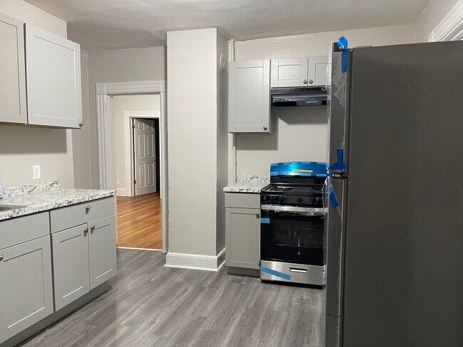 Kitchen - 19 Greenwood Hill St