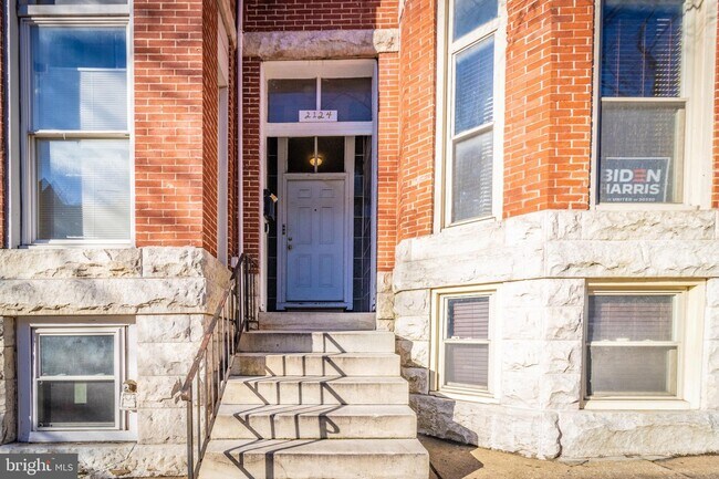 Foto del edificio - 2124 Bolton St