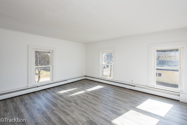 Building Photo - 141 N Garfield St