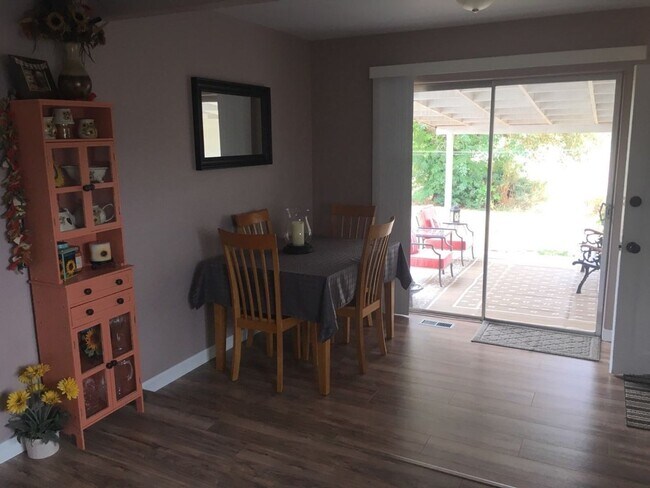 Foto del edificio - Rare Country Verboort Home, Setting on .22 acre