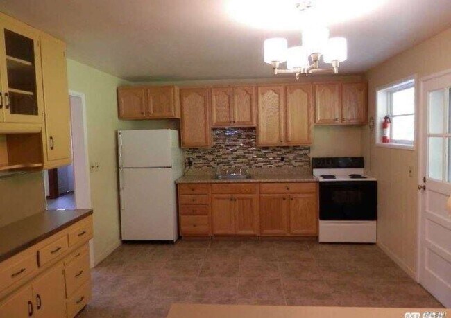 Building Photo - 34 Piermont Ct