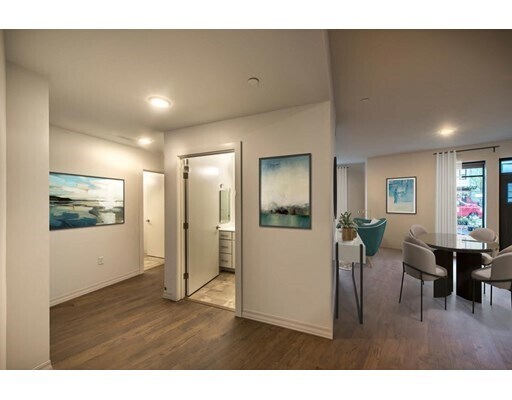 Building Photo - 180 Ruggles St