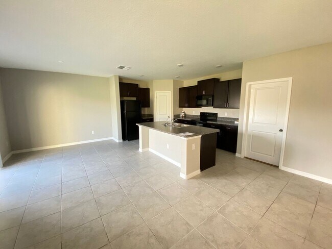Building Photo - 4404 Eternal Prince Dr
