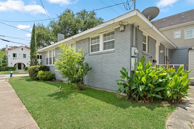 Foto del edificio - 2402 Hazard St