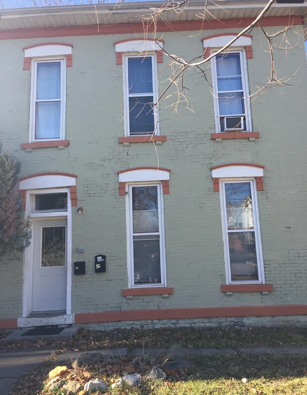 Primary Photo - 124 S 6th St