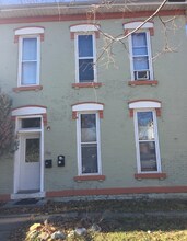 Building Photo - 124 S 6th St