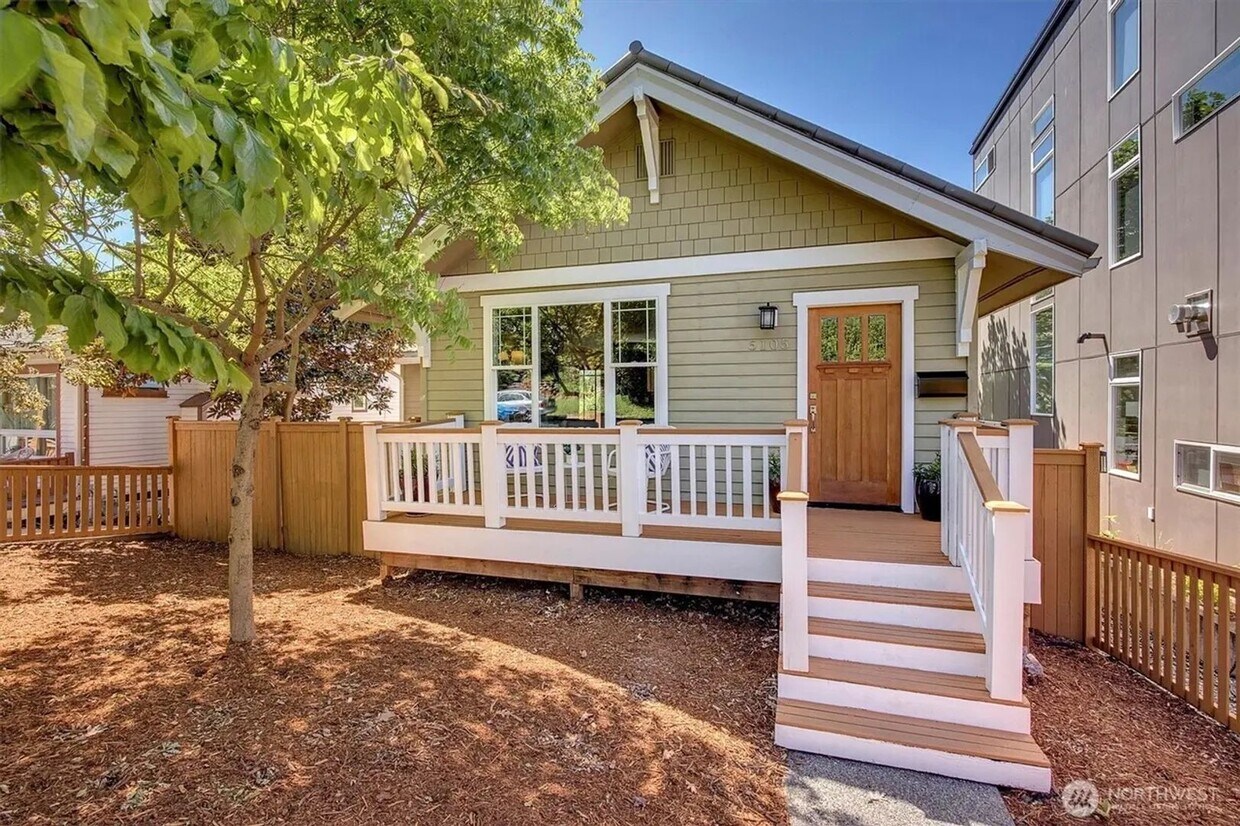 Primary Photo - Alaska Junction - 3 bedroom and 2 1/2 bath...