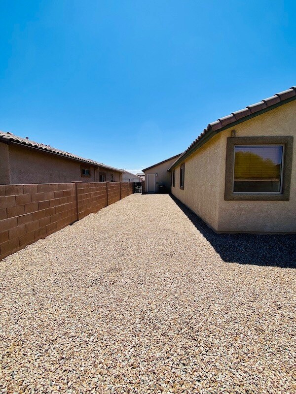 Foto del edificio - 8771 N Finfrock Dr