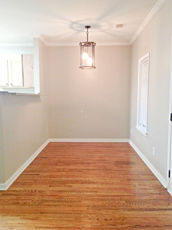 Comedor - 218 Barfield Ave SW