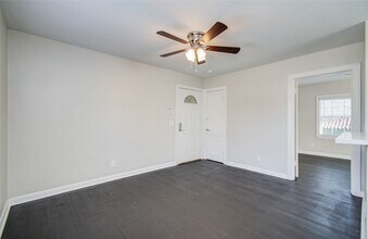 Building Photo - 710 Hemphill St