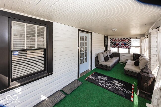 Foto del edificio - 6140 Winthrop Ave