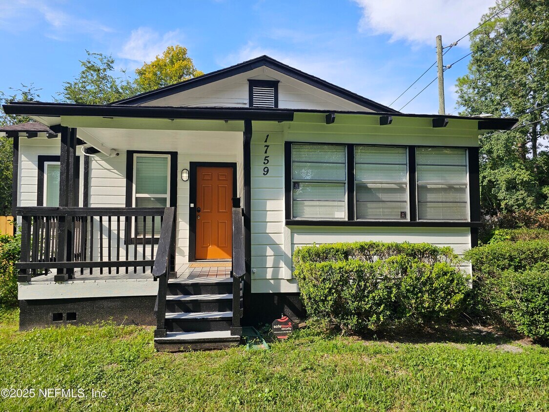 Foto principal - 1759 Davidson St