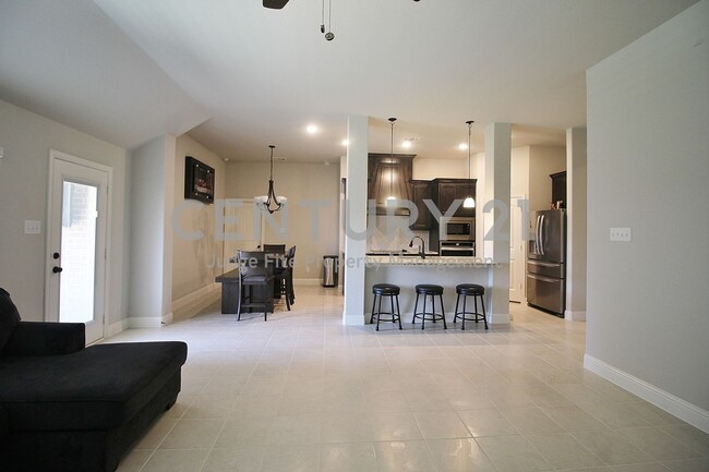 Foto del edificio - Beautiful 3/2/2 in Waxahachie For Rent!