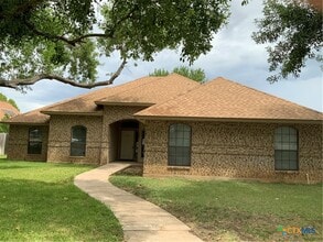 Building Photo - 1801 Thomas Ct