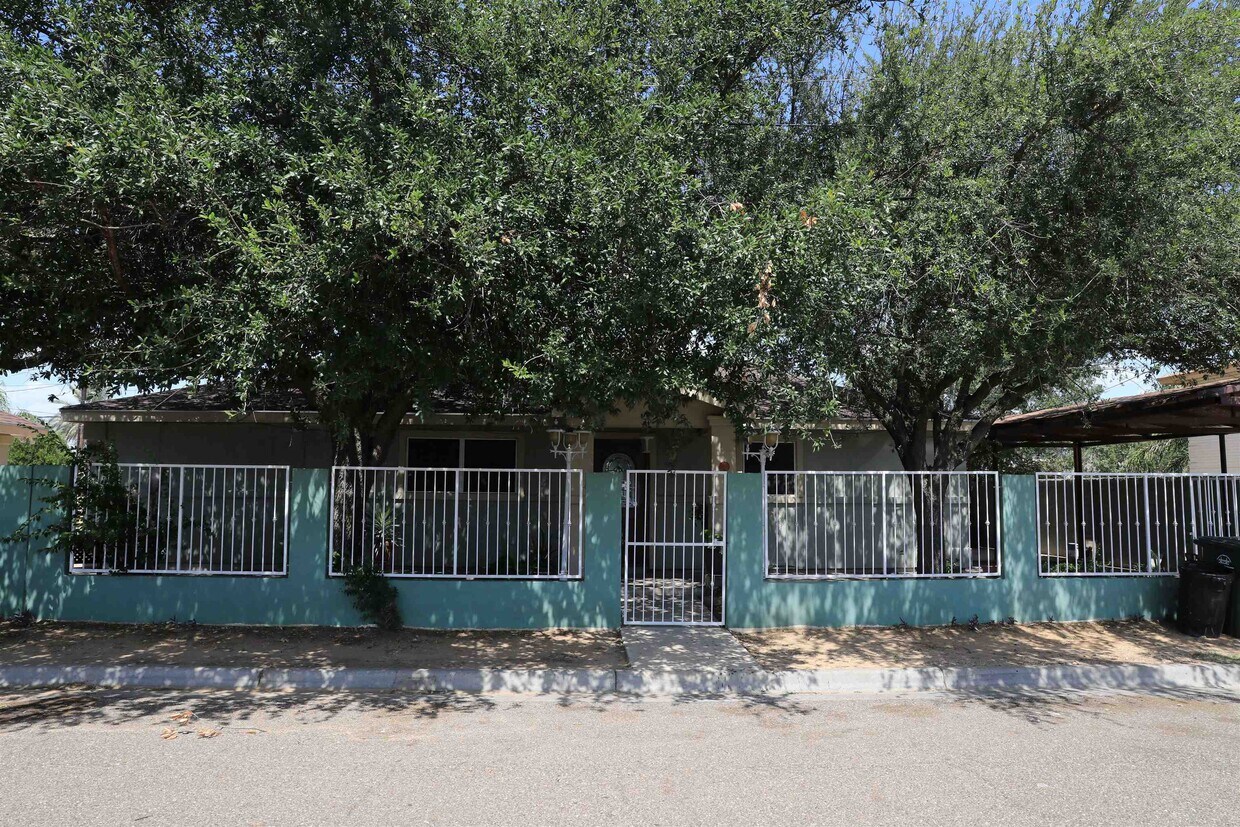 Foto principal - 2901 Mier St