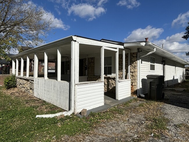 Photo - 2943 Hillside Ave House