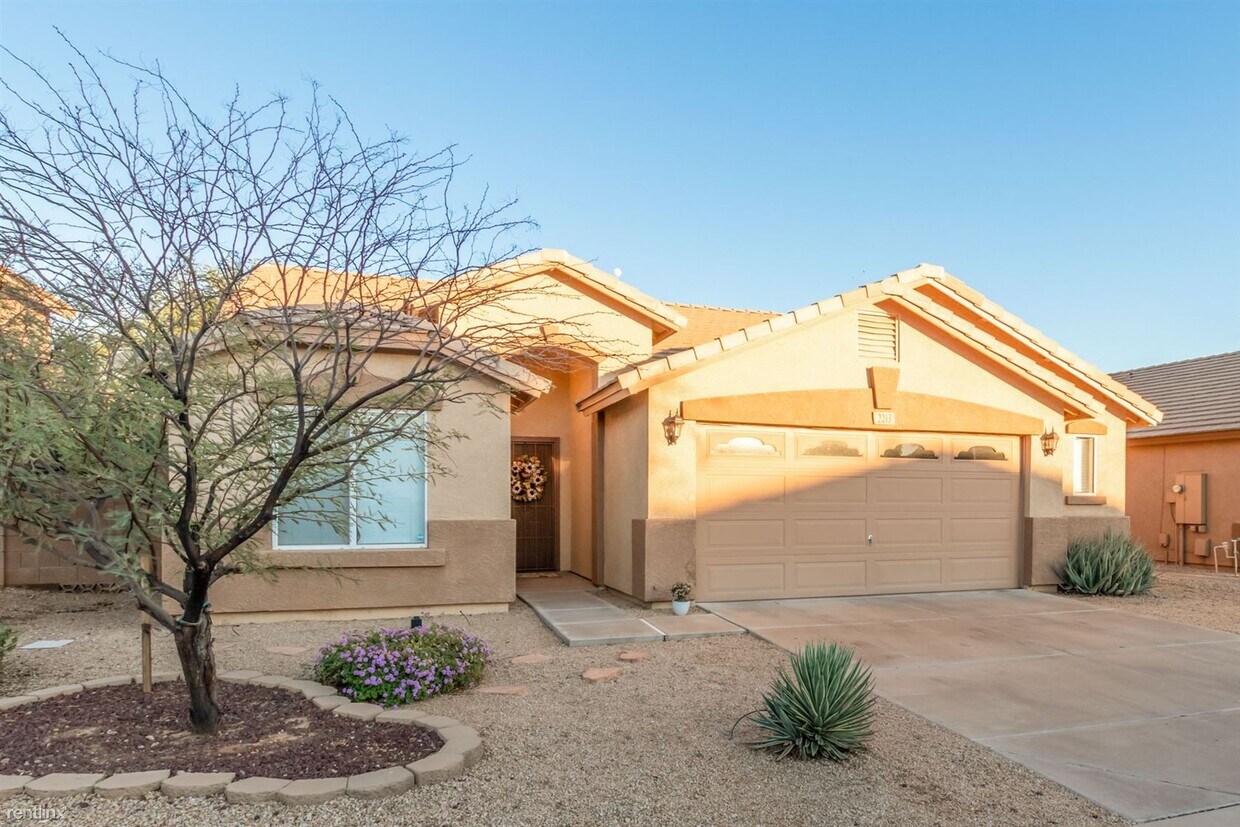 Foto principal - 3 br, 2 bath House - 2213 South 65th Drive