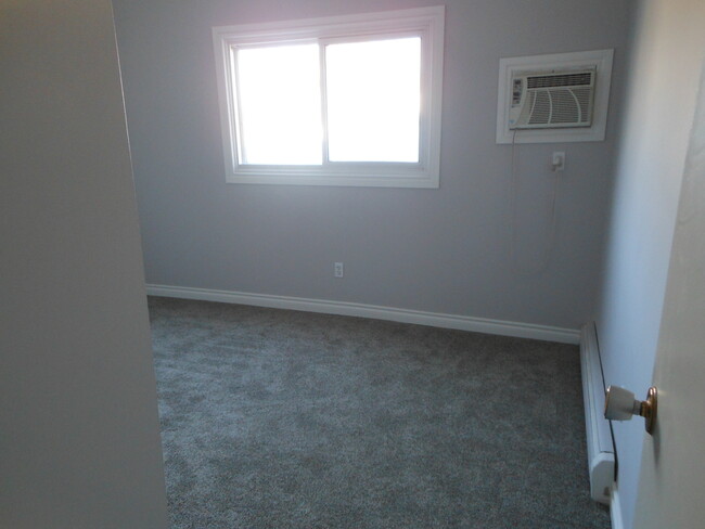 Photo du bâtiment - New Flooring - New Kitchen - Balcony