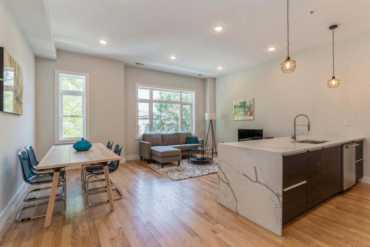 Foto principal - 6311 Polk St